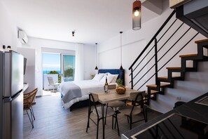 12 bedrooms, in-room safe, iron/ironing board, travel cot - Evilio Suites, Inspired Family Retreat with Pool (Prinos, Rethymno)