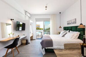 12 chambres, coffres-forts dans les chambres, fer et planche à repasser