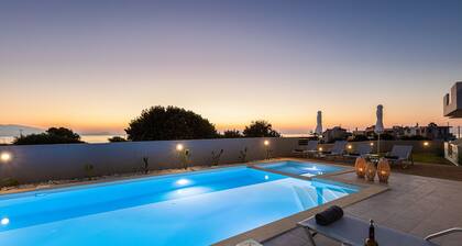 Evilio Suites, retraite unique et spacieuse! Ă distance de marche de la plage!