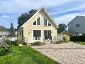 Exterior - Moody Maine Beautiful 3 Bedroom Home Walk to Beach  Restaurants & Trolley Line (Wells)
