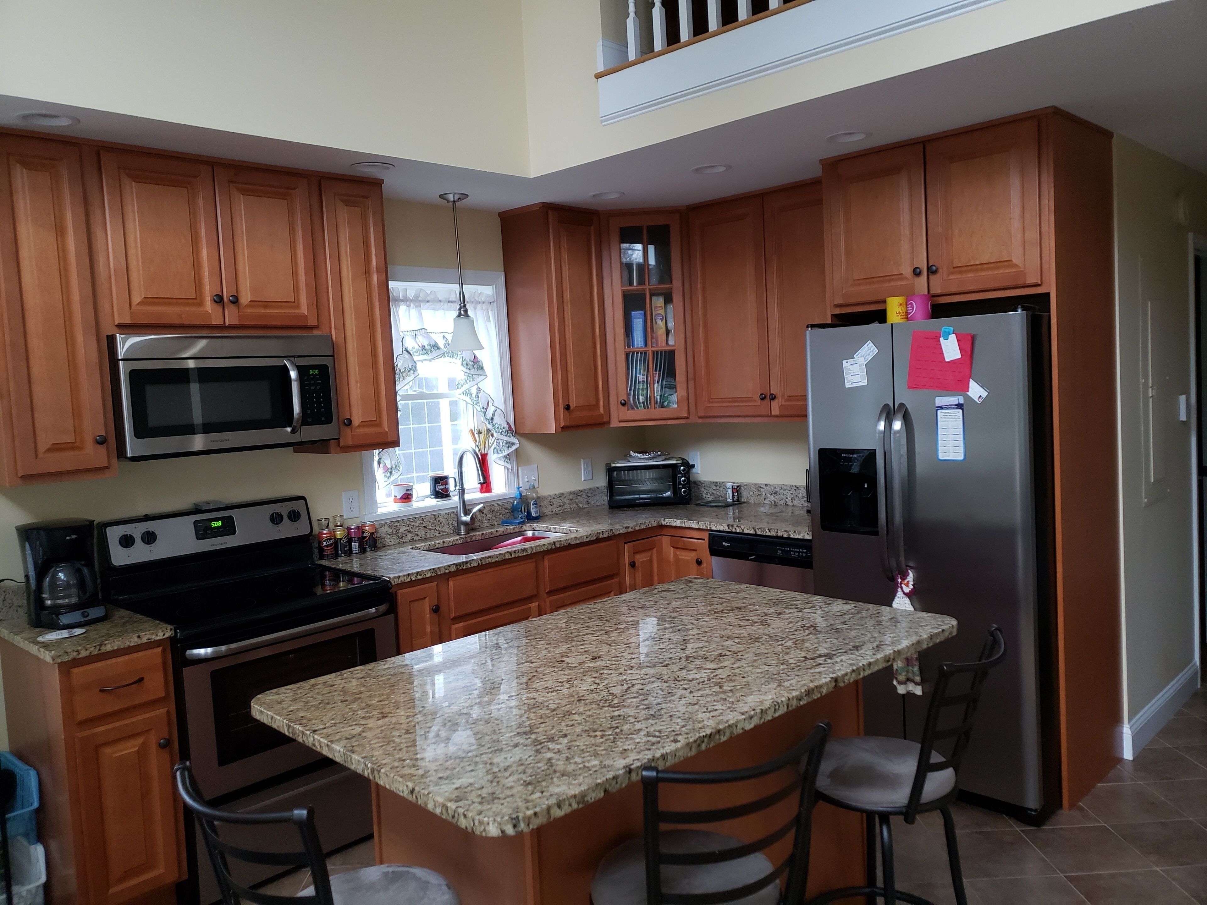 Moody Maine Beautiful 3 Bedroom Home Walk to Beach  Restaurants & Trolley Line