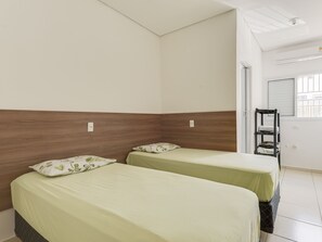 Twin Room | Minibar, free WiFi, bed sheets, wheelchair access