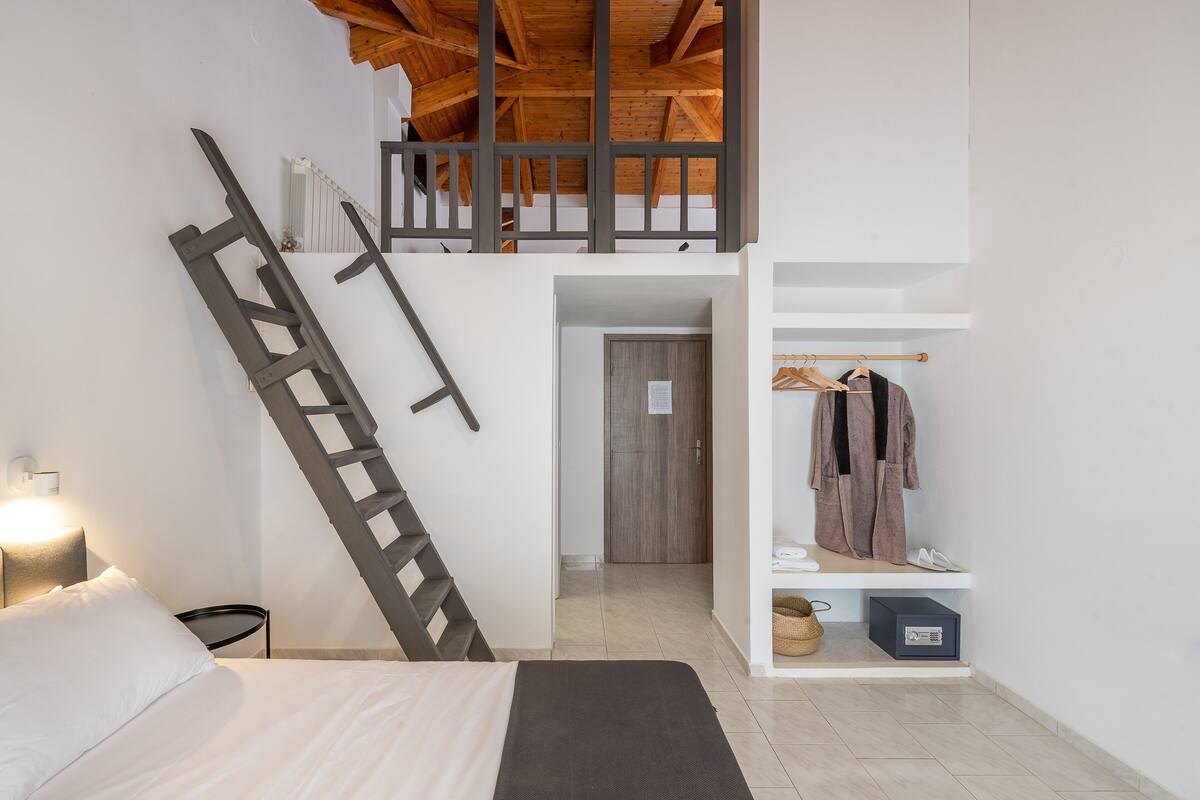 Zimmersafe, Schreibtisch, schallisolierte Zimmer, Bügeleisen/Bügelbrett