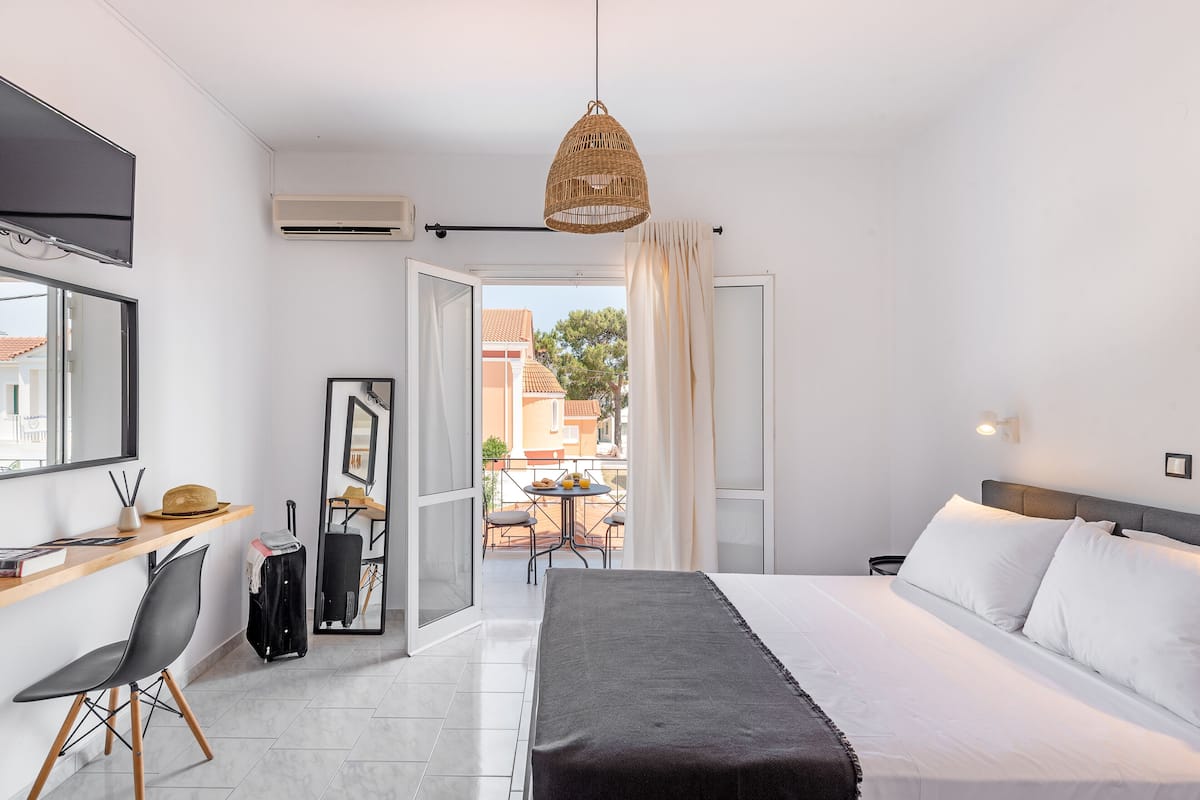 2 bedrooms, in-room safe, desk, soundproofing