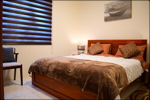 3 chambres, fer et planche à repasser, Wi-Fi gratuit, draps fournis