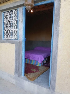 Single Room | Free WiFi, bed sheets