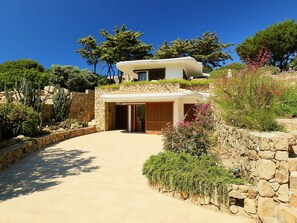 Exterior - Beautiful private villa for 6 guests with WIFI, A/C, TV and terrace (Aglientu)