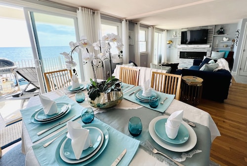 LUXURIOUS DIRECT OCEANFRONT,PRIVATE BEACH,AC,2BD2BA,BONUS LOFT,END UNIT,KAYAK