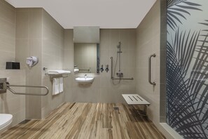 Standaard kamer (with Free Breakfast) | Luxe beddengoed, een kluis op de kamer, een bureau, een laptopwerkplek