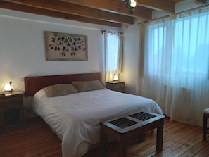 Basic Double Room | In-room safe, blackout curtains, free WiFi, bed sheets - La Roca de la Patagonia (Villa La Angostura)