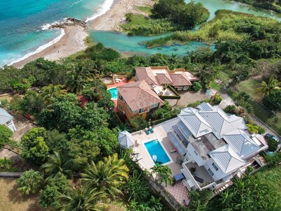 Home away from home with spectacular sea view and private pool
