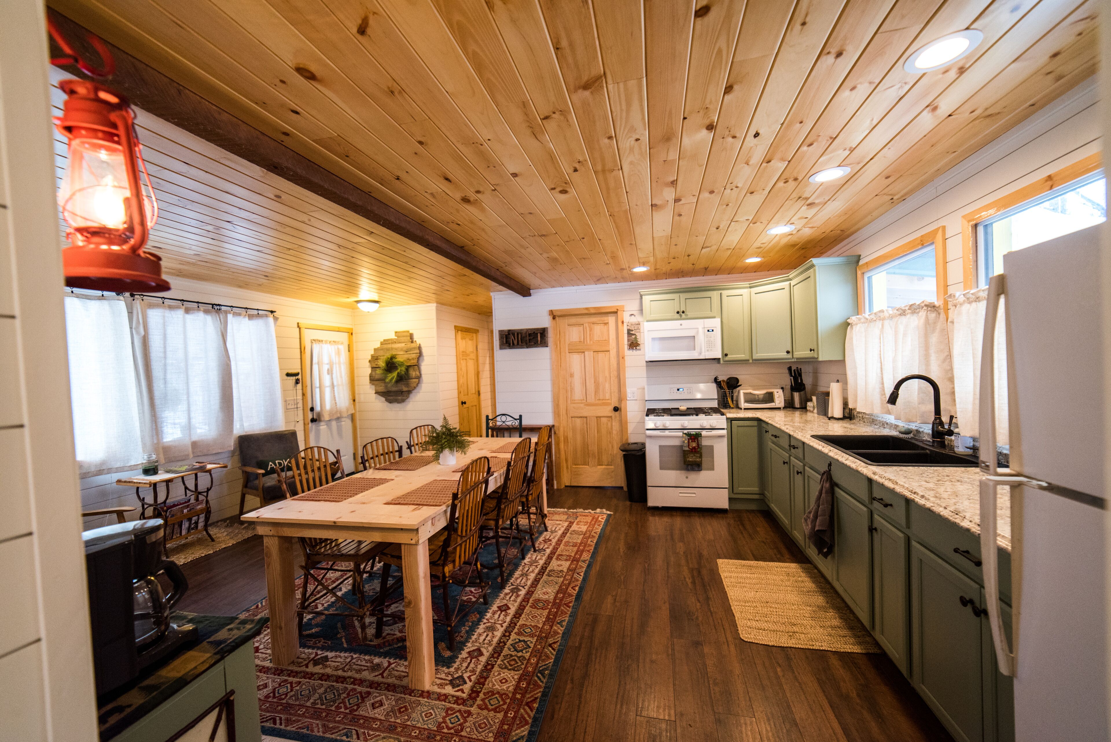  “The Red Fern Retreat”-completely renovated home waiting for you to enjoy!