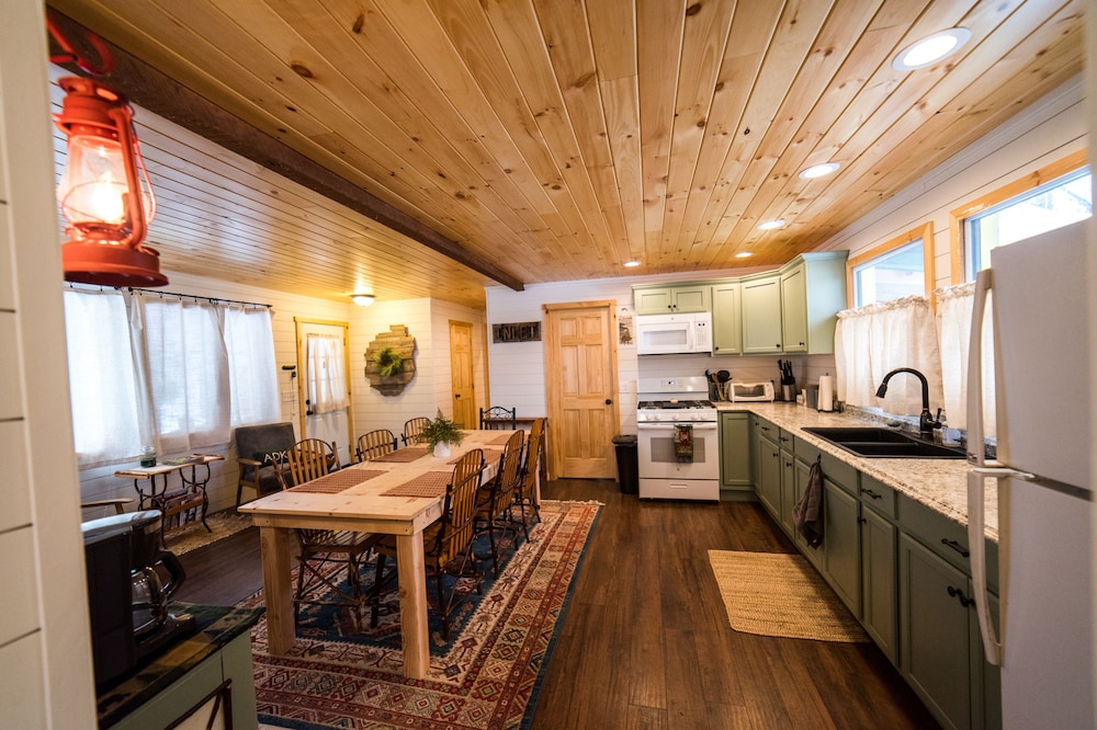 “The Red Fern Retreat”-completely renovated home waiting for you to enjoy!