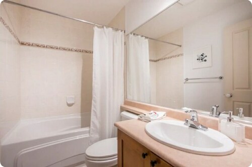 Cozy Whistler Village Reindeer Retreat Studio