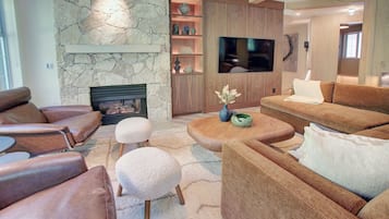 Smart-TV, Kamin, Videospiele