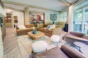 TV connectée, cheminée, jeux vidéo