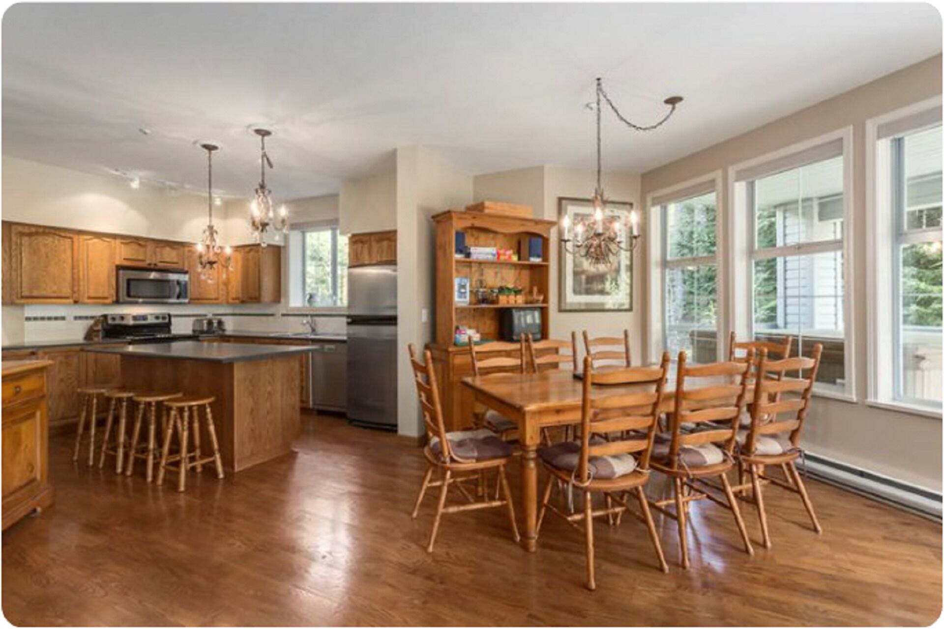 Private Blueberry Paradise + Hot-tub with views