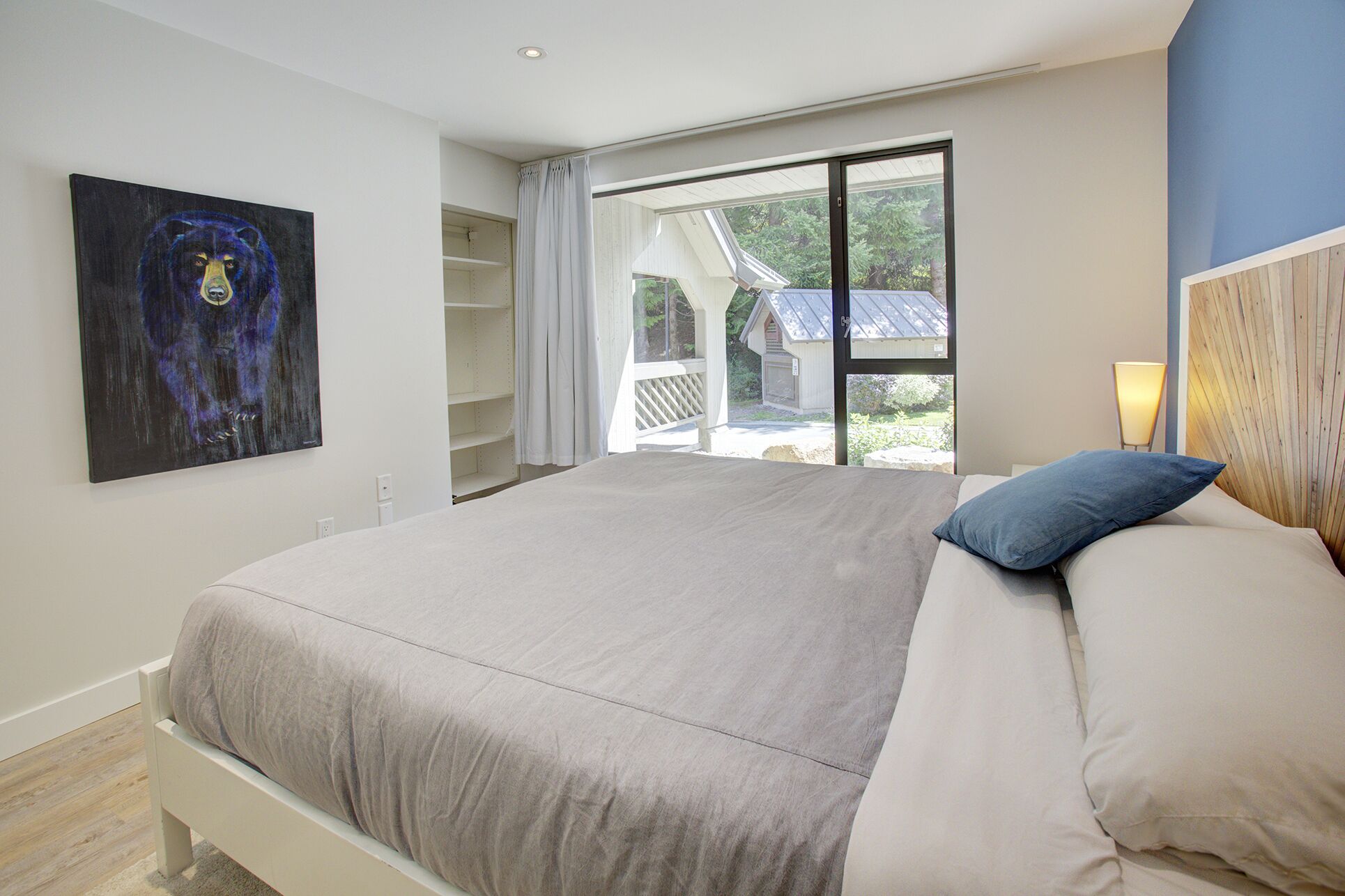4 habitaciones, tabla de planchar con plancha, cuna de viaje y wifi 