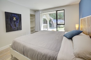 4 habitaciones, tabla de planchar con plancha, cuna de viaje y wifi 