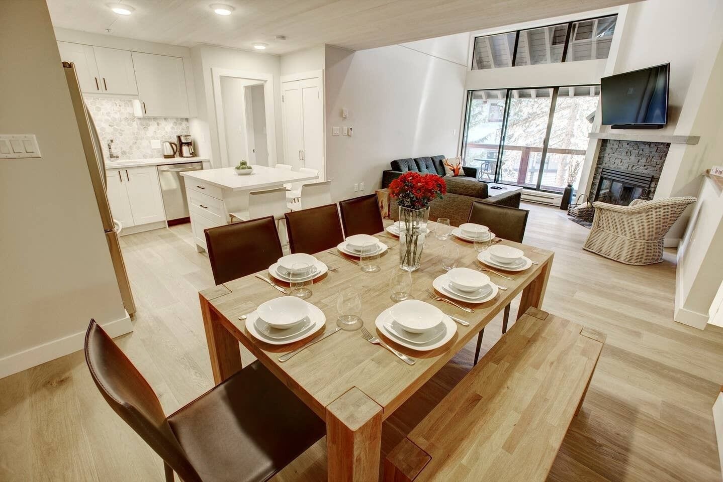 Modern 3 Bed/2Bath Townhouse in Snowberry Villas