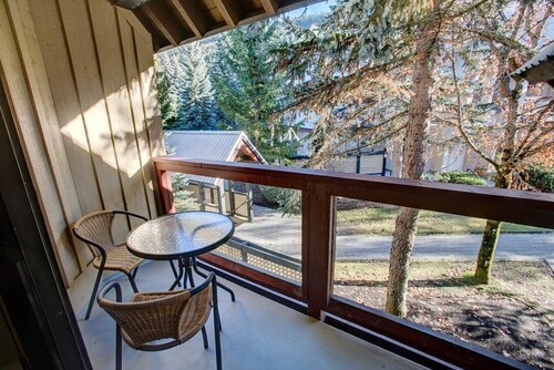 Maison de ville moderne avec 3 chambres et 2 salles de bains à Snowberry Villas