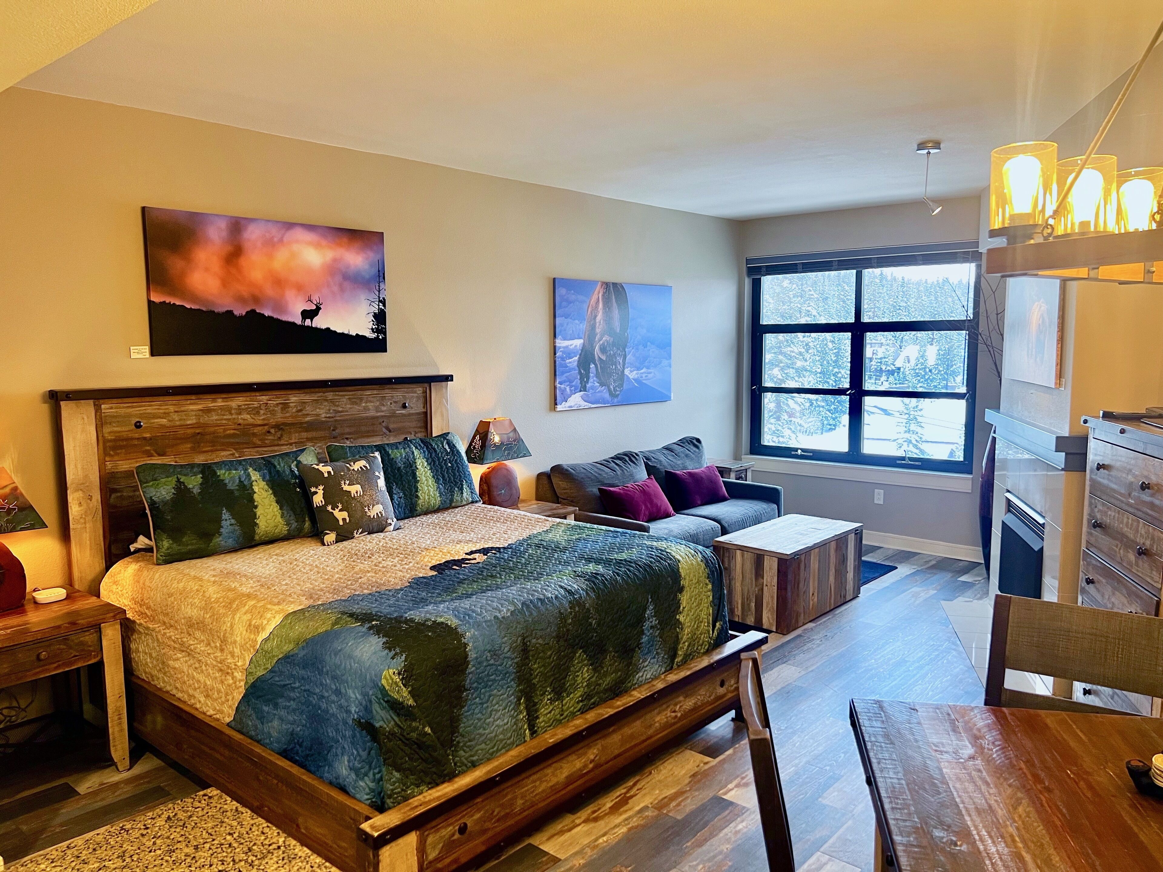  Monache:  Top Floor Larger Studio, Fully Remodeled Studio. Dog Friendly.