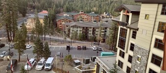  Monache:  Top Floor Larger Studio, Fully Remodeled Studio. Dog Friendly.