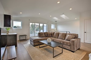 Entertainment room on 3rd floor with rooftop access.