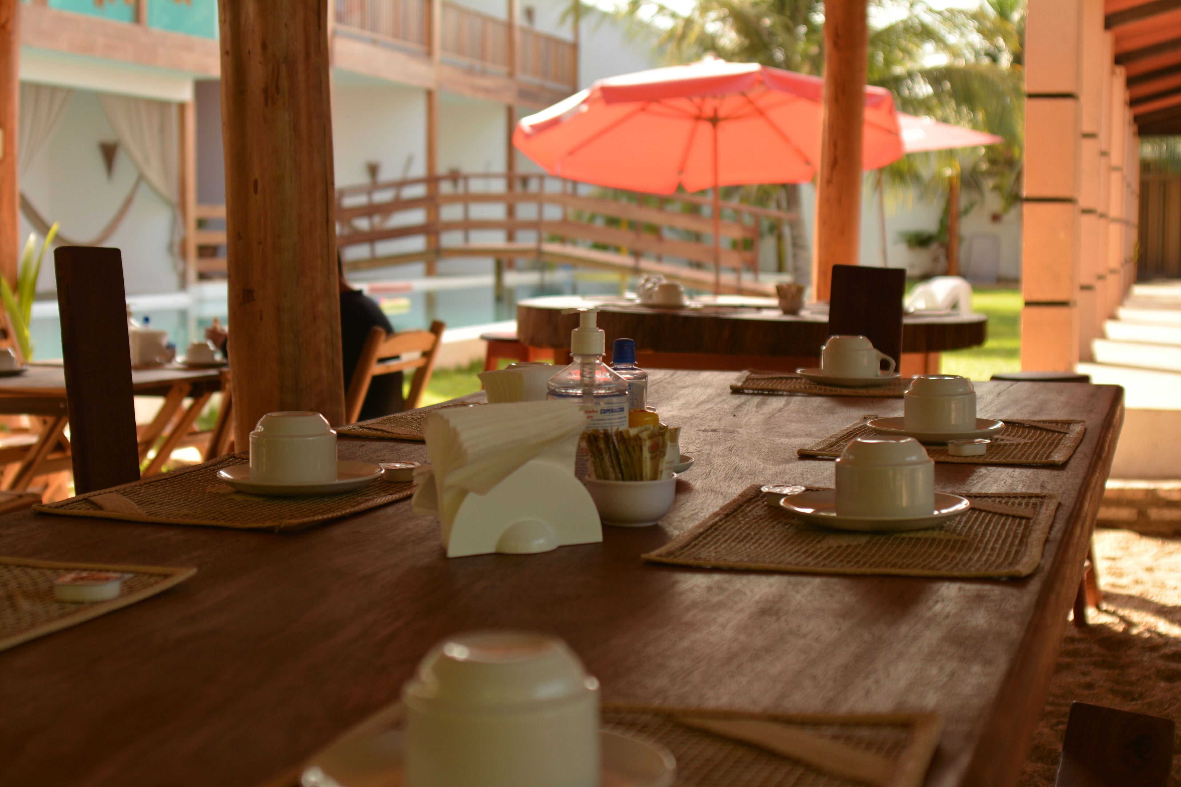Café da manhã com buffet grátis todos os dias