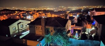 Maison lumineuse avec vue et piscine privée