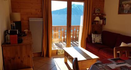 Ski-to-door apartment rental 5 people with access to Domaine des Saisies