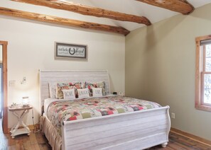 1 bedroom, travel cot, free WiFi, bed sheets