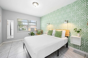3 habitaciones, escritorio y espacio para trabajar con laptop 
