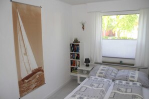 Unclassified image, 4 of 15, button