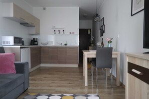 Unclassified image, 4 of 21, button