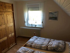 Unclassified image, 3 of 8, button