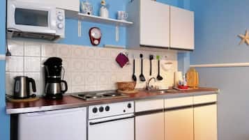 Fridge, microwave, oven, toaster