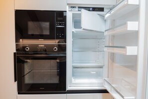 Unclassified image, 2 of 42, button