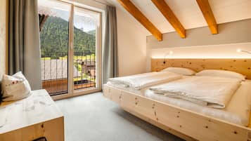 2 bedrooms, in-room safe, travel crib, WiFi