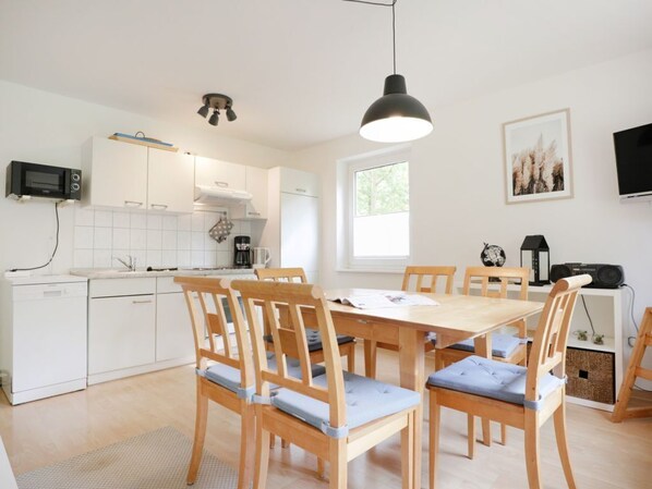 Unclassified image, 1 of 18, button