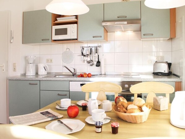 Køleskab, mikrobølgeovn, ovn, opvaskemaskine