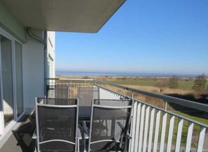 Unclassified image, 4 of 15, button