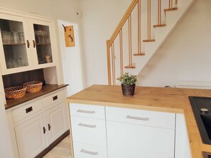 Unclassified image, 4 of 16, button