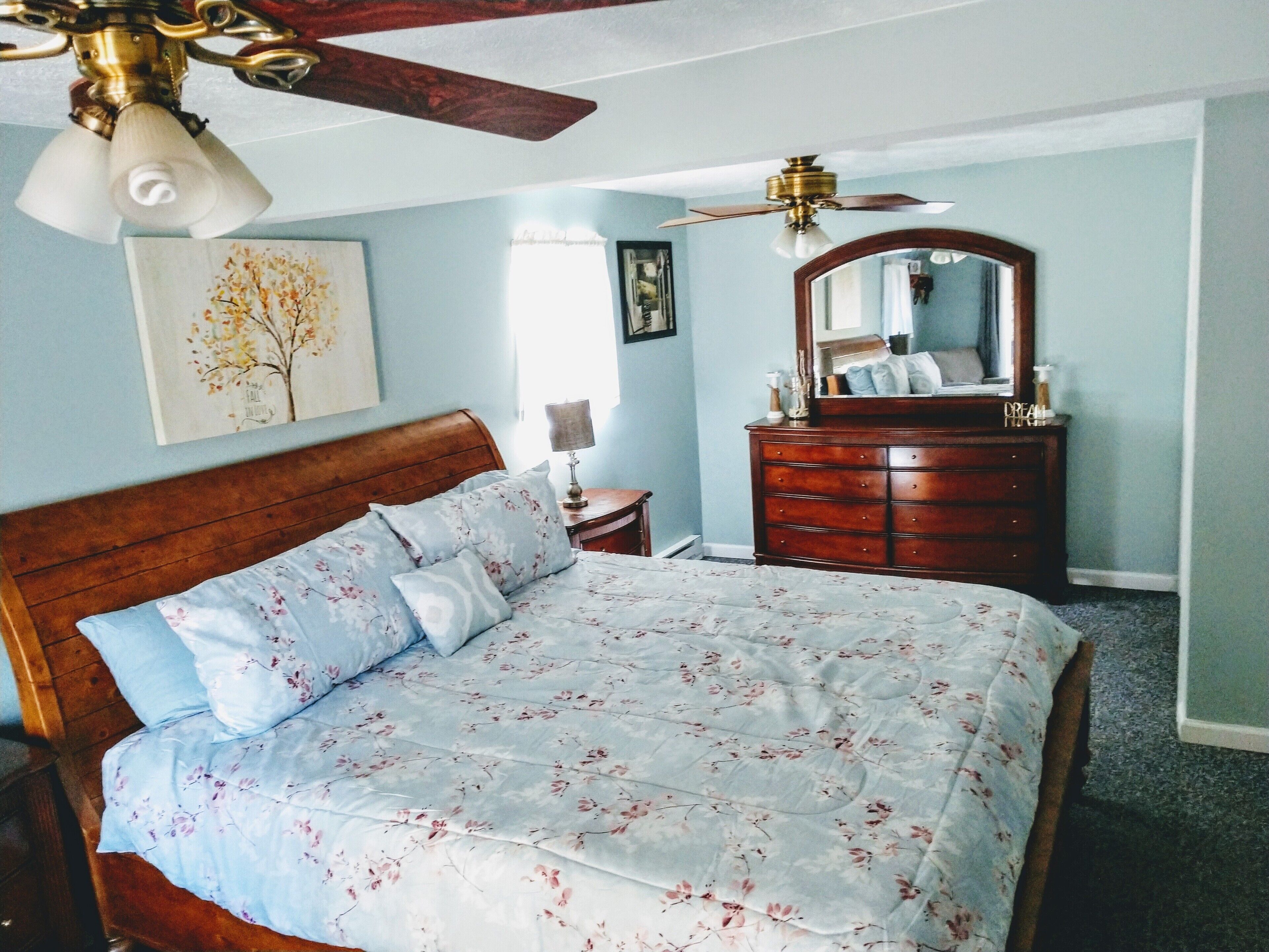 Charming Family Home- Pet Friendly with Hot Tub