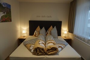 2 bedrooms, in-room safe, WiFi, bed sheets