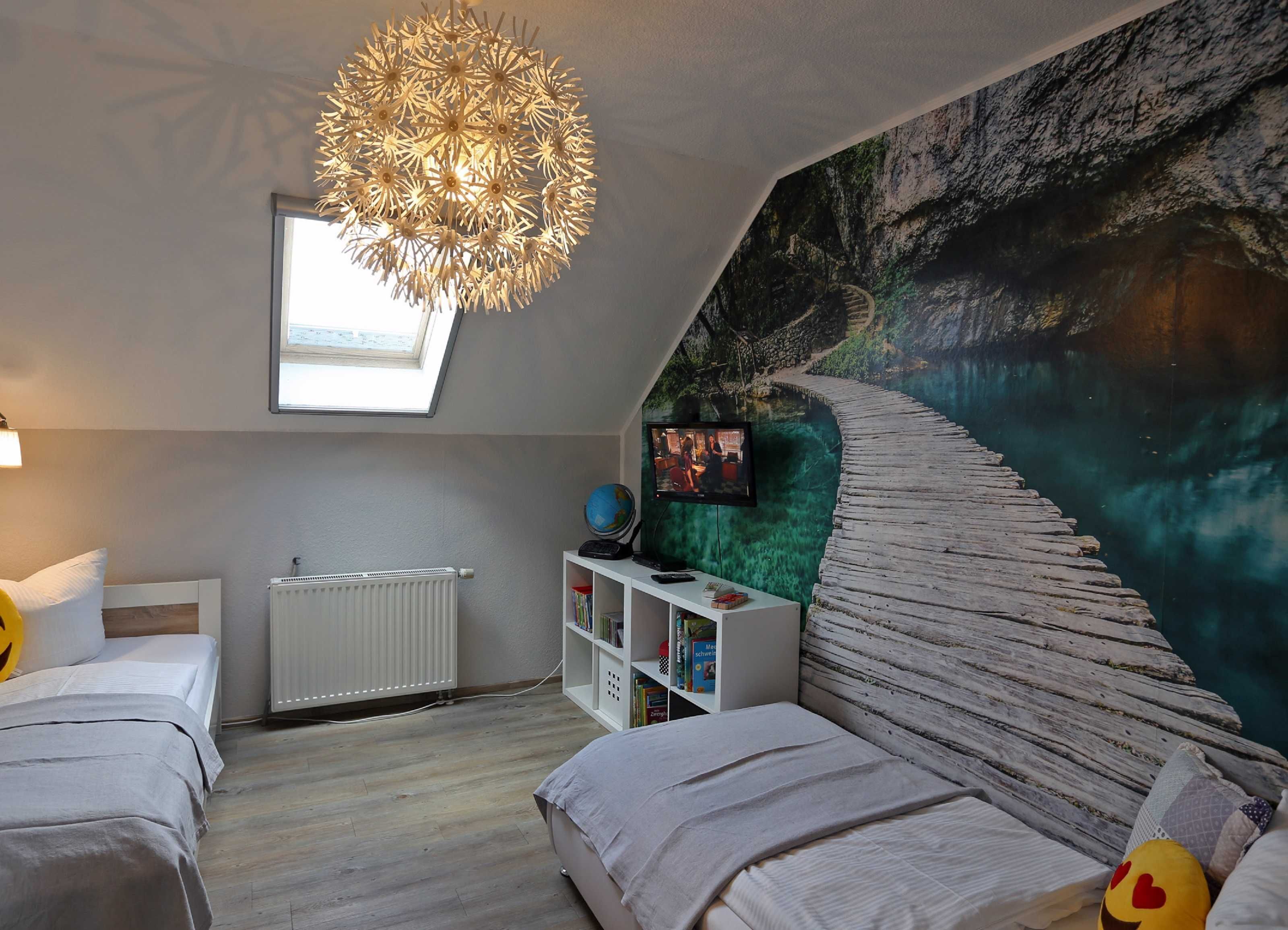 2 bedrooms, iron/ironing board, bed sheets