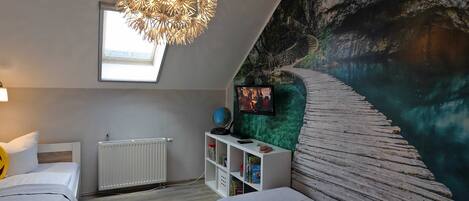 2 bedrooms, iron/ironing board, bed sheets