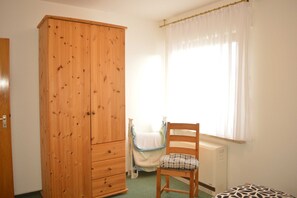 2 Schlafzimmer, Reisekinderbett, WLAN