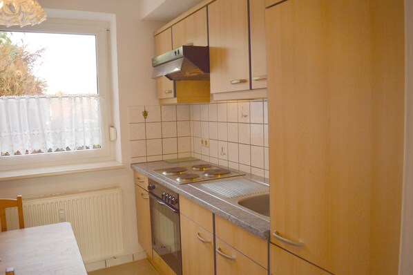 Fridge, microwave, oven, coffee/tea maker