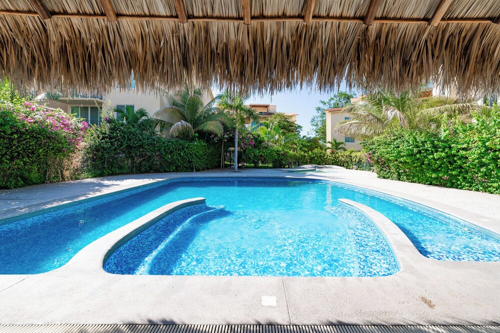 Two bedroom condo in the heart of town!